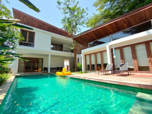 Ảnh trong thư viện ảnh của Pranaluxe 4 Bedroom Pool Villa C7 ở Ban Pak Nam Pran