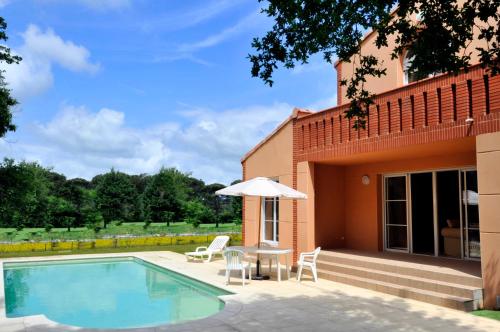 Photo de la galerie de l'établissement Lagrange Vacances - Royal Green, à Pont-de-Larn