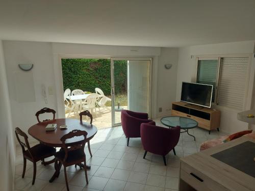 Appartement calme en rez de villa avec jardin