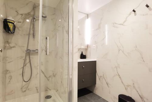 60m2 New designed 2 bdrs apt heart of Paris 75002 N2-108