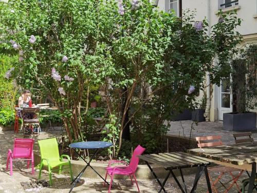 Calm apt with inner yard 900m to Galerie Lafayette N9-3