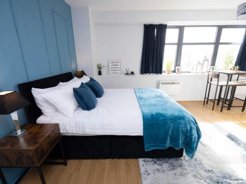 Ένα ή περισσότερα κρεβάτια σε δωμάτιο στο Cosy Studio Flat in City Center