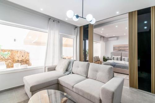 Mila Hidden GEM Apart in Kolonaki with backyard