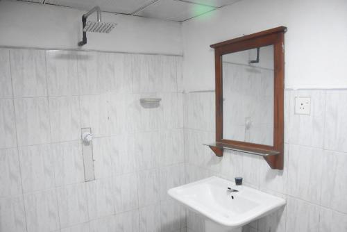 Koupelna v ubytování Nethu Herbal Villa