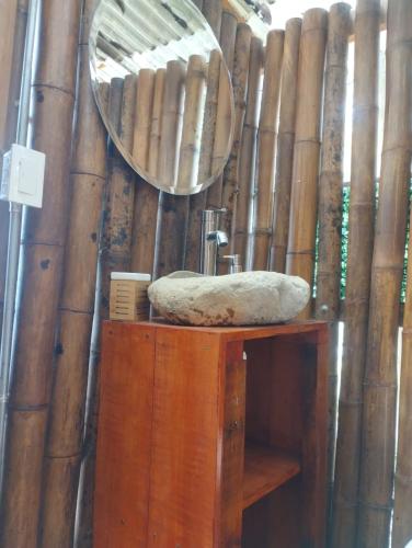Ένα μπάνιο στο Glamping Entrepinos