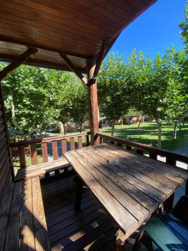 Κήπος έξω από το Camping Bungalows La Borda del Pubill