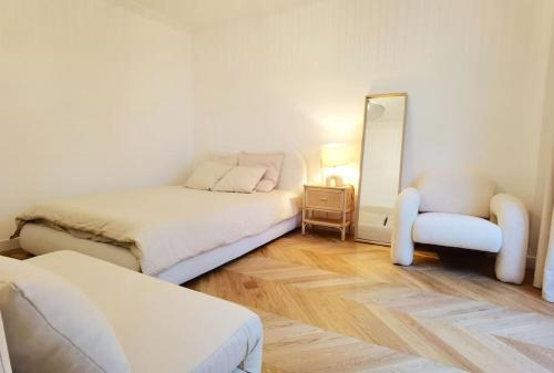 INS style 2 bdrs APT in 15arr cente 1mins to metro N15-128