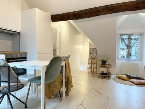Lovely Rooftop designed Apt 200m to Panthéon N5-22