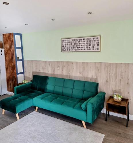 2 Bed Entire House London Zaftastic Stays Tooting photo 9