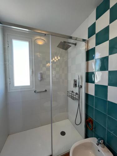 Un baño de Adosado en urbanización encantadora