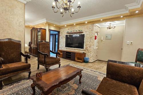 Comfy 2 Bedrooms Apartment in Cairo 92