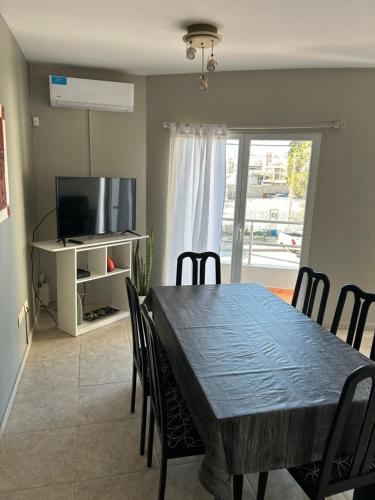 Et tv og/eller underholdning på Departamento Salta al Mar