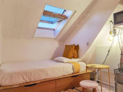 Top roof view studio with elevator 1mn St Germain