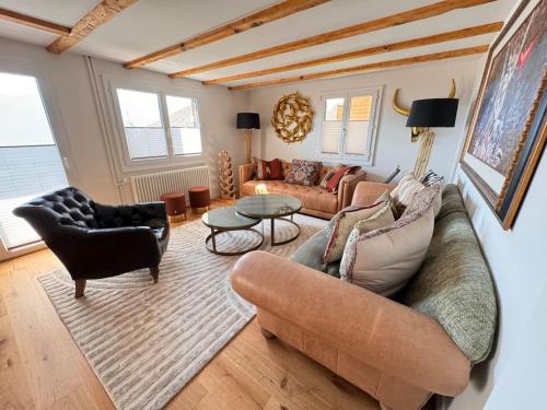 Chalet AlpinLux in Beatenbergにあるシーティングエリア