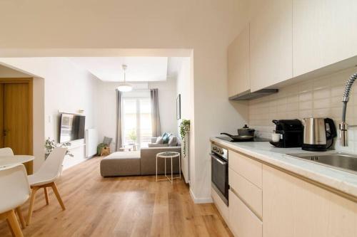 Kelly's Urban Home - 5 mins walk to Acropolis