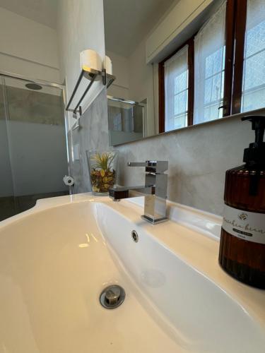 Ένα μπάνιο στο Lucy's House, elegante alloggio rustico con tutti i comfort moderni a Pisa