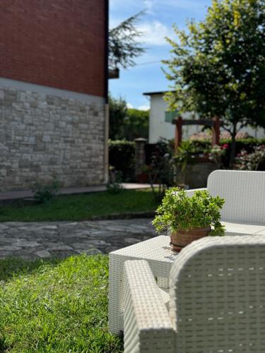 Κήπος έξω από το Lucy's House, elegante alloggio rustico con tutti i comfort moderni a Pisa