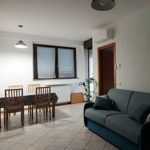 Ruang duduk di Appartamento - Rho Easy Home