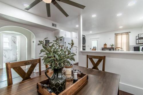 Dapur atau dapur kecil di Tranquil Terrace - Duplex #1