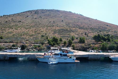 Fotografie z fotogalerie ubytování Monun Yacht v destinaci Himare