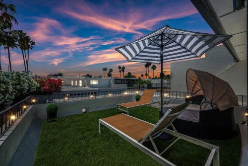 Πισίνα στο ή κοντά στο Spacious Townhome Near Old Town with Pool