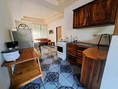 Η κουζίνα ή μικρή κουζίνα στο Cabinas Hoja del Bosque