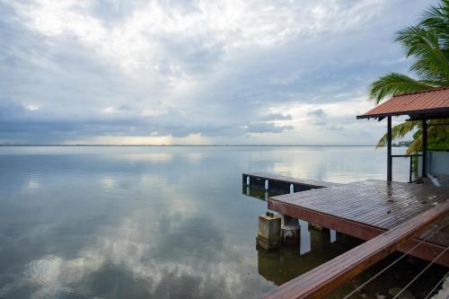 a view of the water from a dock at Villa Lagoonscape in Negombo