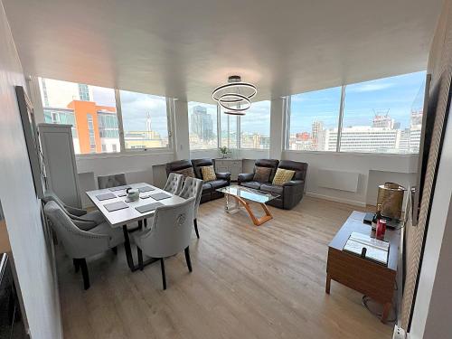 City Centre - Sleeps 4 & Free Parking photo 5