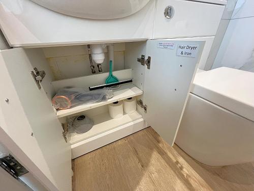 City Centre - Sleeps 4 & Free Parking photo 4