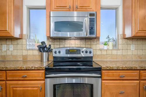 Η κουζίνα ή μικρή κουζίνα στο Casa Sonoran home