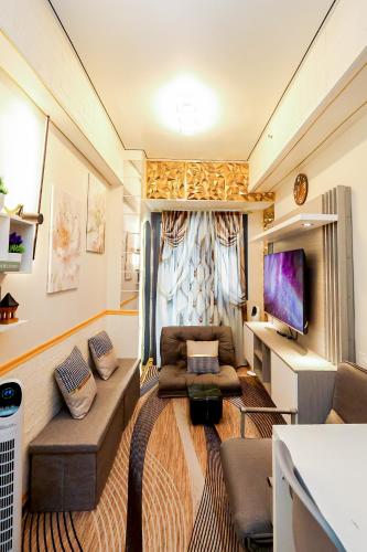 Sapphira Manor Luxurious Condo by the Bay