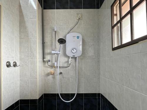 Koupelna v ubytování Kim Granny House 4BR 11Pax Duyong 5 Mins to Town