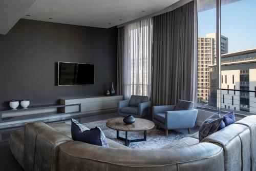 Ruang duduk di The Capital Menlyn Maine