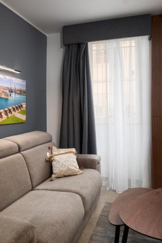 Modern 1BR Maisonette with Back Yard - Close to Manoel Island Saint Julians & Tigne Shopping Mallにあるシーティングエリア