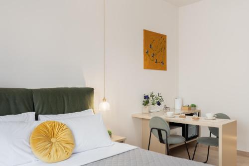 M18 Studios Monastiraki Gems