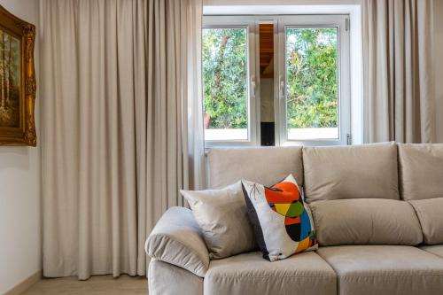 Villa Rosa Estoril Retreat by Portugal Portfolio
