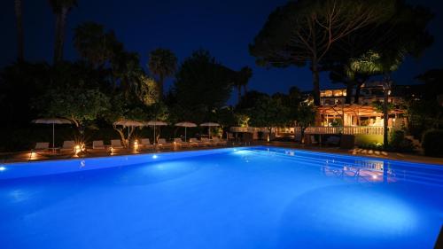 Bazén v ubytování Grand Hotel Cocumella nebo v jeho okolí
