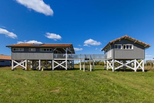 1 maison et son studio sur pilotis