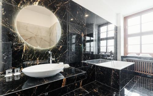 Koupelna v ubytování Grandhotel Brno
