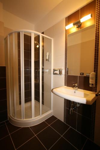 Un baño de Hotel River