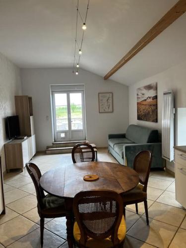 Η κουζίνα ή μικρή κουζίνα στο Charmante maisonnette avec vue sur le Clos Vougeot