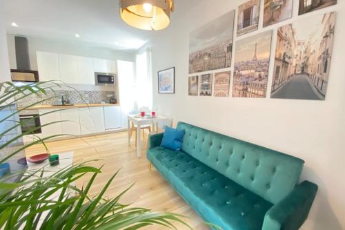 06AN - Beautiful apartment in the heart of Old Antibes