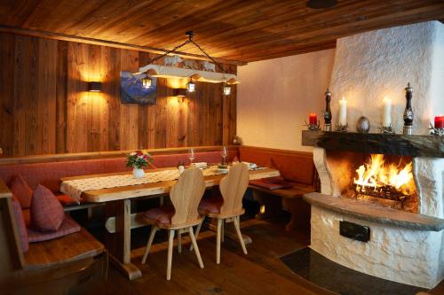 Foto dalla galleria di Boutique Hotel Herzhof - Garni-Appartements - Adults Only a Riezlern