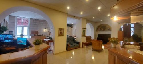 TV a/nebo společenská místnost v ubytování Zion Hotel