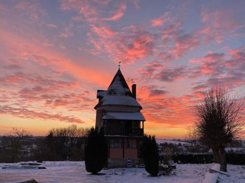 Jolie tour du 13ème siècle
