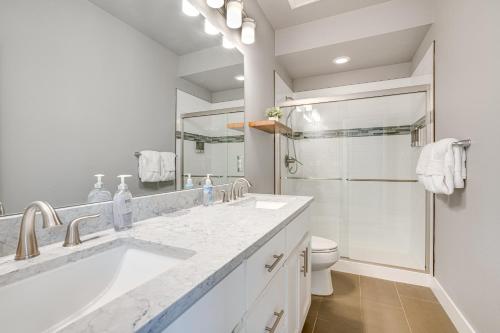 Vannituba majutusasutuses 6 Mi to Winter Park Resort Home with Free Shuttle