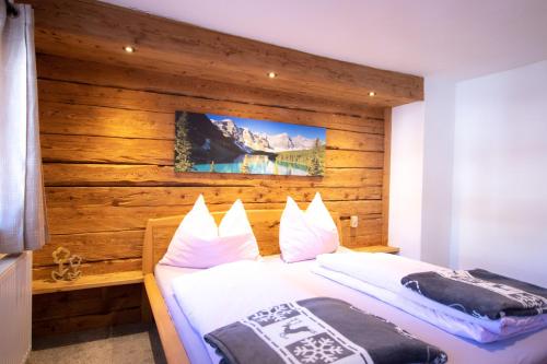 Katil atau katil-katil dalam bilik di Loya Chalet WILD32