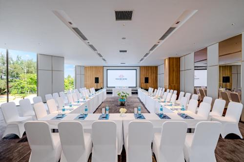 Zona business o sala de conferencias en Poseido Hotel Quảng Bình