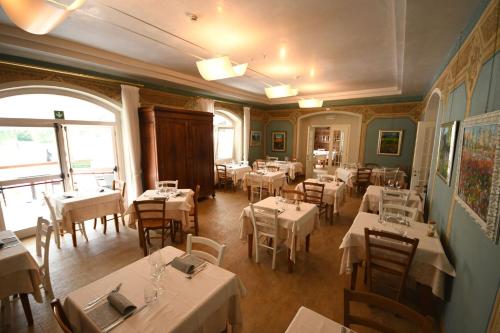 Hotel Saiseraにあるレストランまたは飲食店