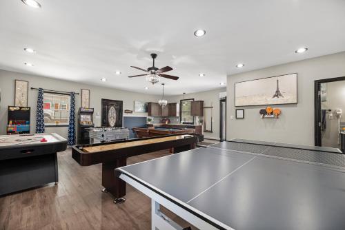 Πινγκ πονγκ στο Lake Norman Access, Pool, Hot tub, Epic Game room ή εκεί κοντά